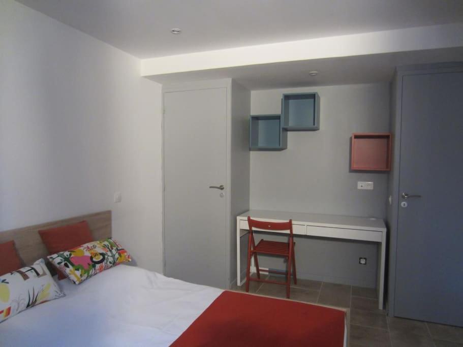 Apartamento T2 Refait A Neuf Avec Petit Jardin Et Parking Millau Exterior foto